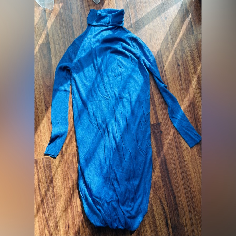 BCBGMaxAzria Vibrant Blue Knit Top